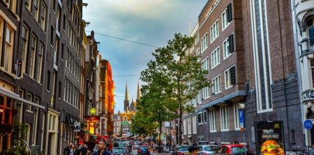 Huizenprijzen in Amsterdam 13,5 procent gestegen